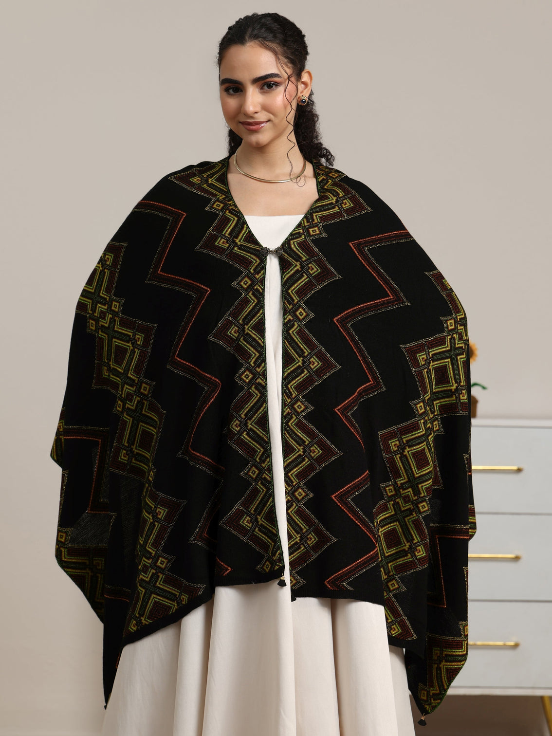 Mameraa Black Geometric Knitted Acrylic Wrap Shawl