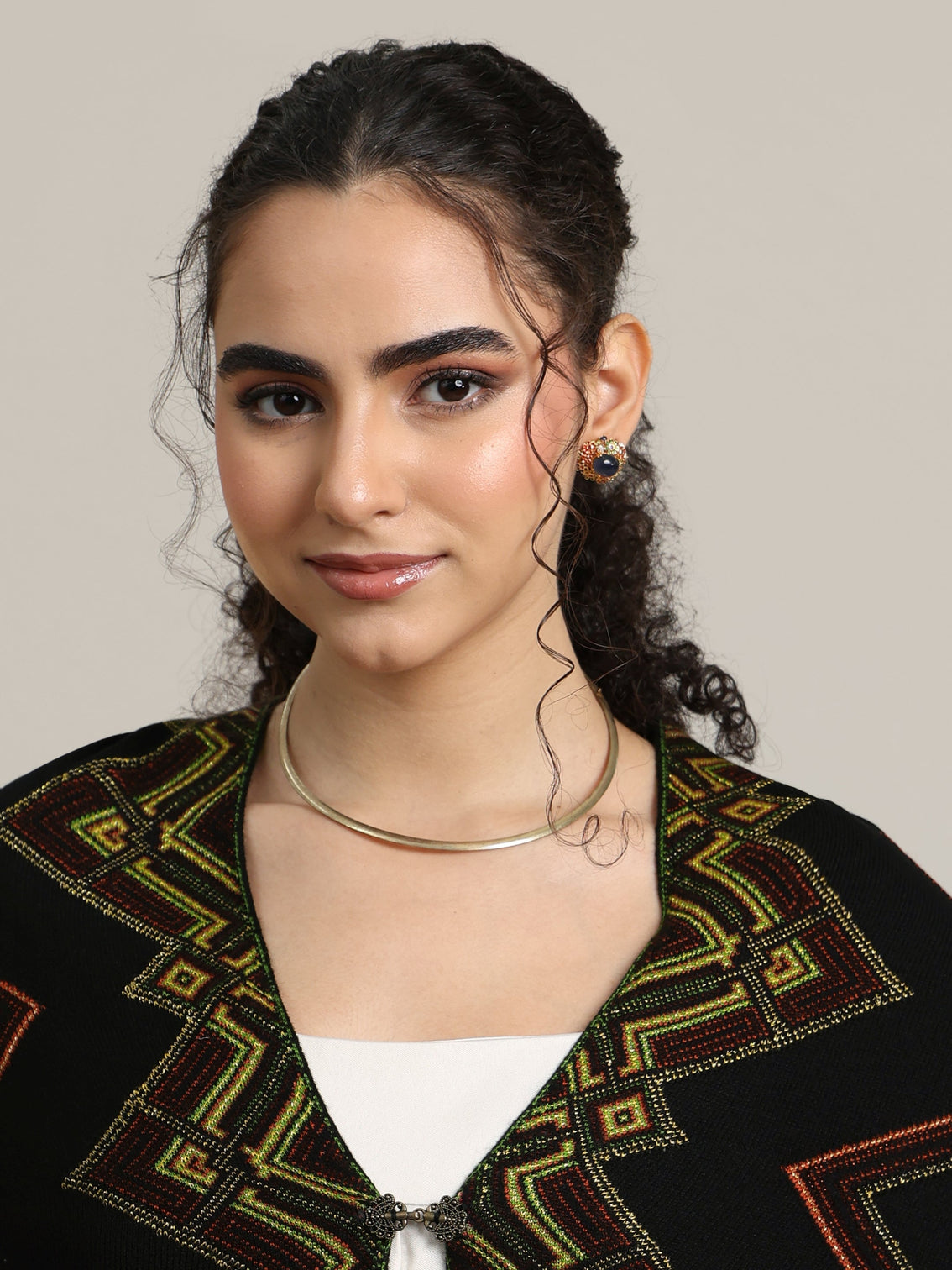 Mameraa Black Geometric Knitted Acrylic Wrap Shawl