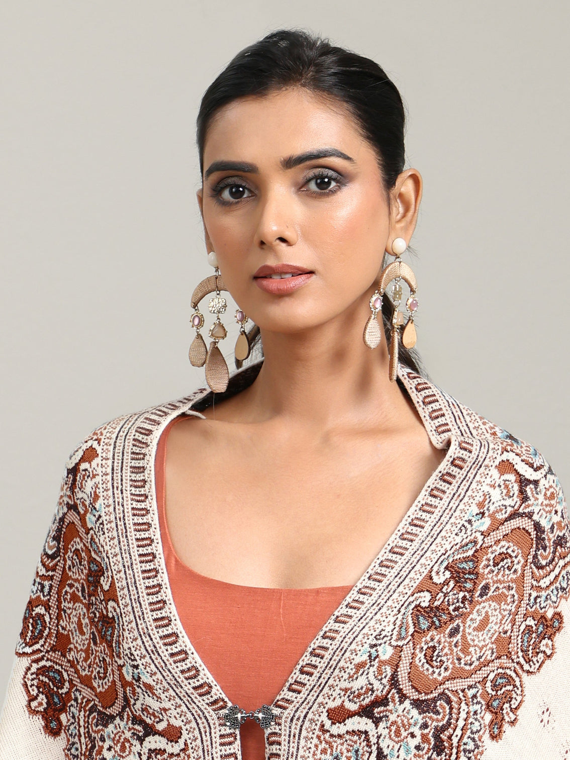 Mameraa White Knitted Acrylic Wrap Shawl