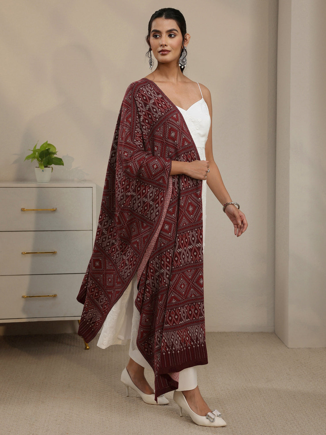 Mameraa Maroon Geometric Knitted Acrylic Shawl