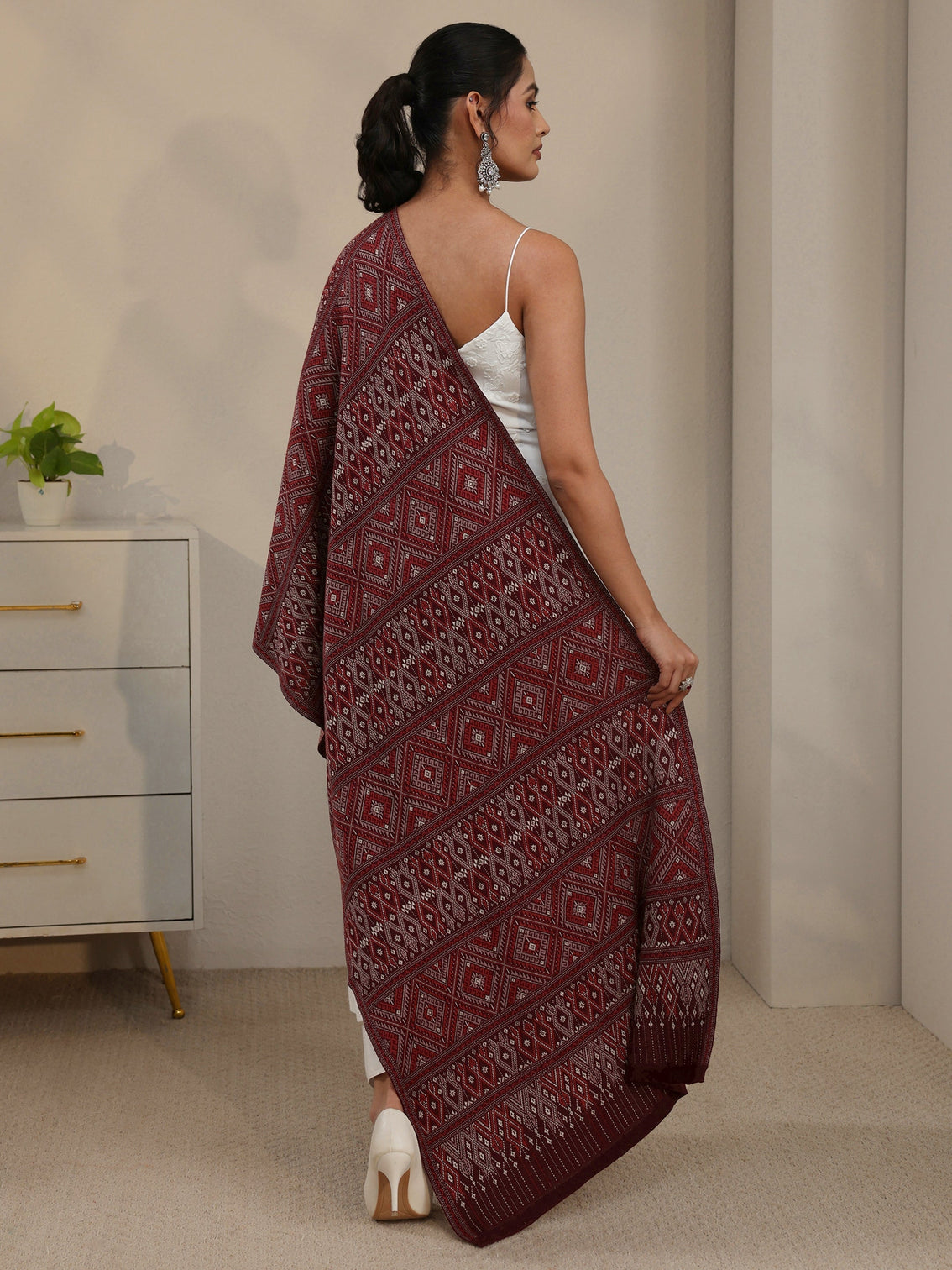 Mameraa Maroon Geometric Knitted Acrylic Shawl