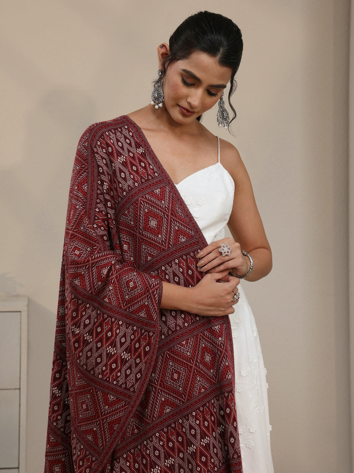 Mameraa Maroon Geometric Knitted Acrylic Shawl
