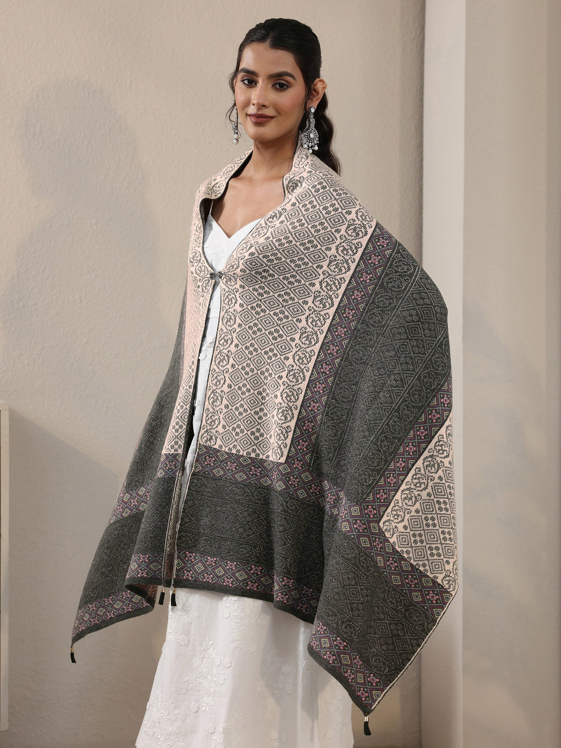 Mameraa Grey Geometric Knitted Acrylic Wrap Shawl