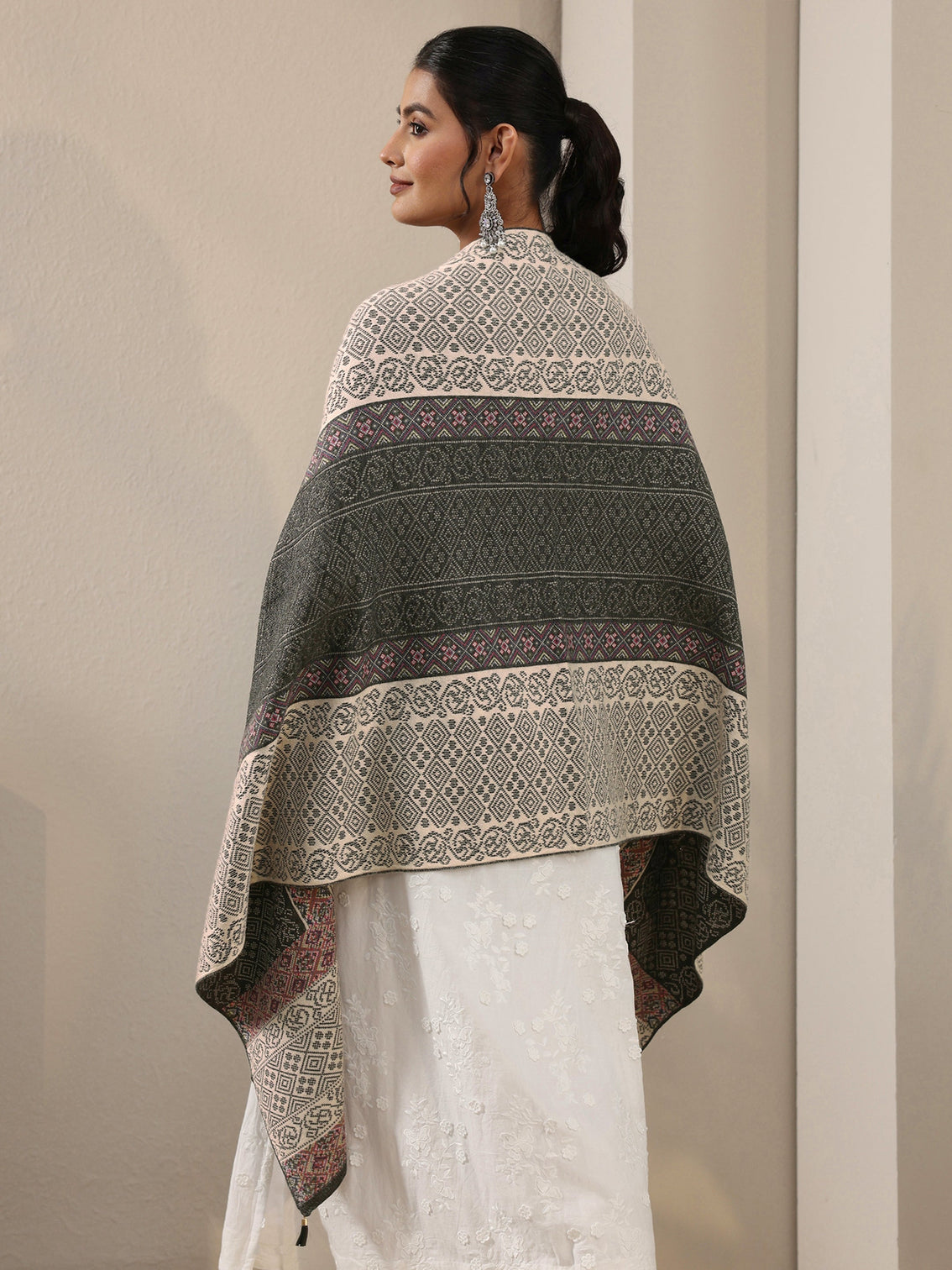 Mameraa Grey Geometric Knitted Acrylic Wrap Shawl