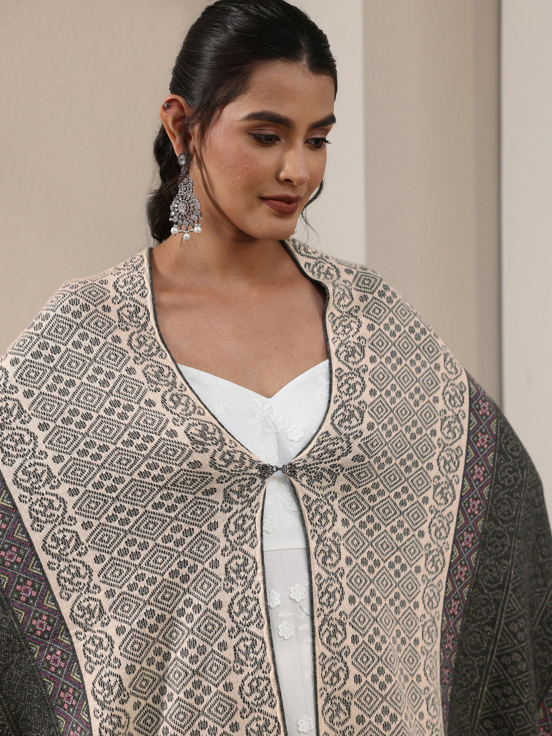 Mameraa Grey Geometric Knitted Acrylic Wrap Shawl