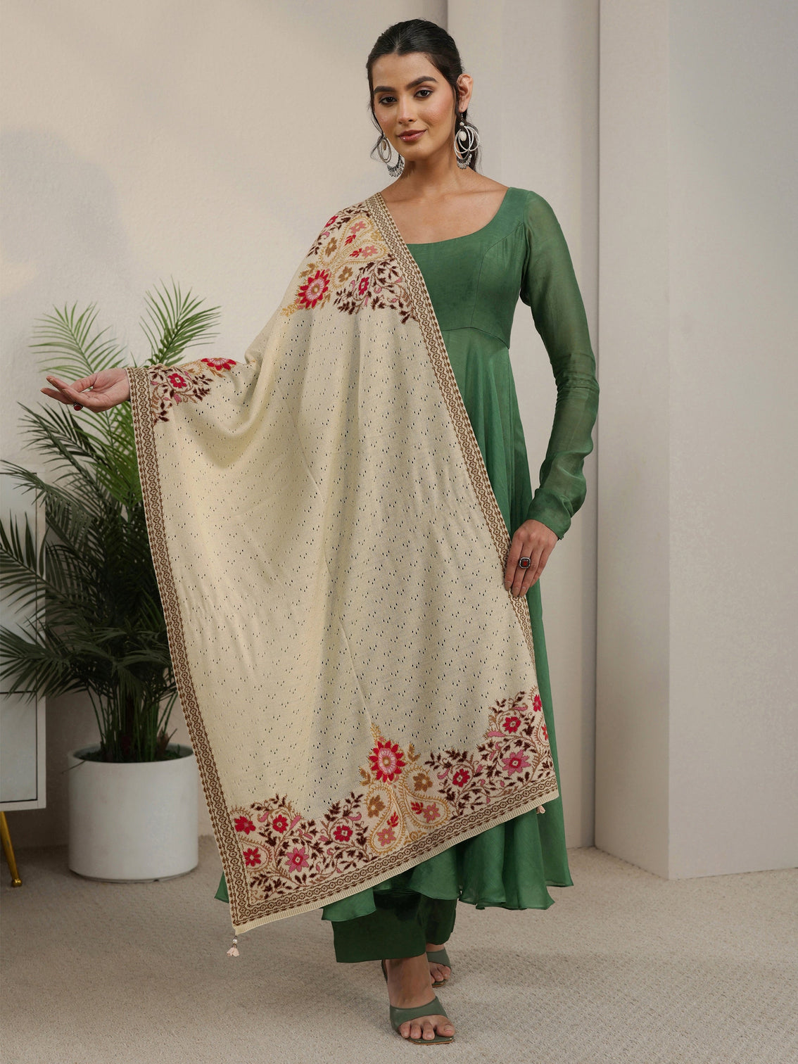 Mameraa Beige Floral Mesh Knit Acrylic Shawl