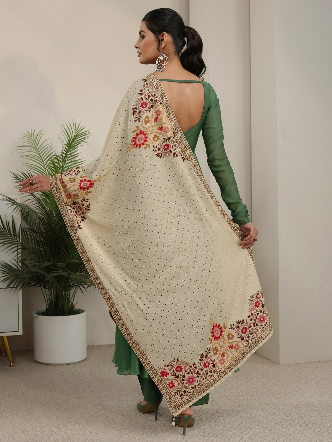 Mameraa Beige Floral Mesh Knit Acrylic Shawl