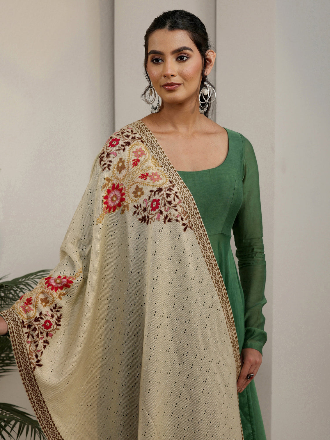 Mameraa Beige Floral Mesh Knit Acrylic Shawl