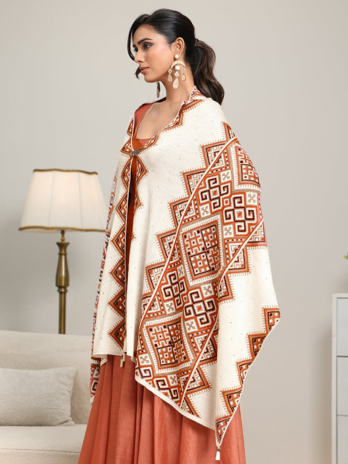 Mameraa White Geometric Knitted Acrylic Wrap Shawl