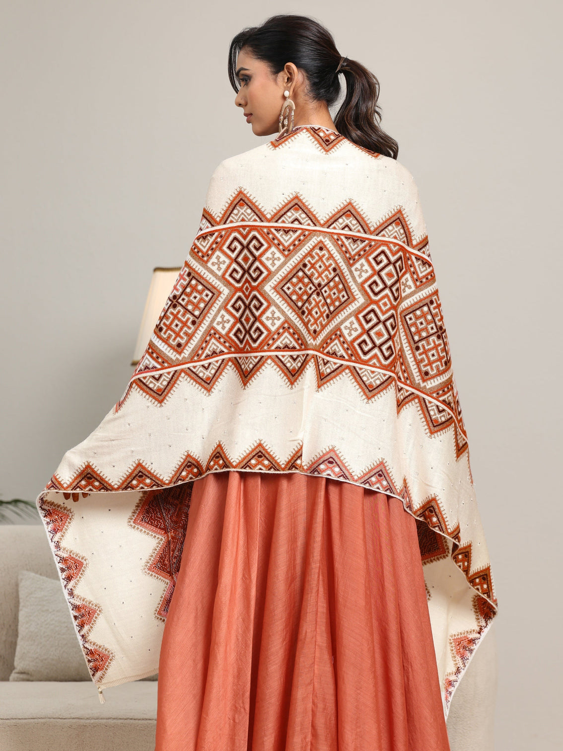 Mameraa White Geometric Knitted Acrylic Wrap Shawl