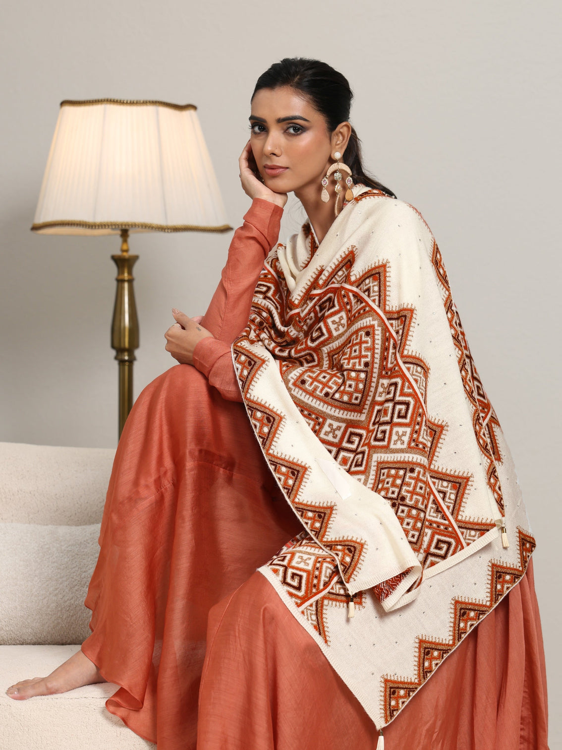 Mameraa White Geometric Knitted Acrylic Wrap Shawl