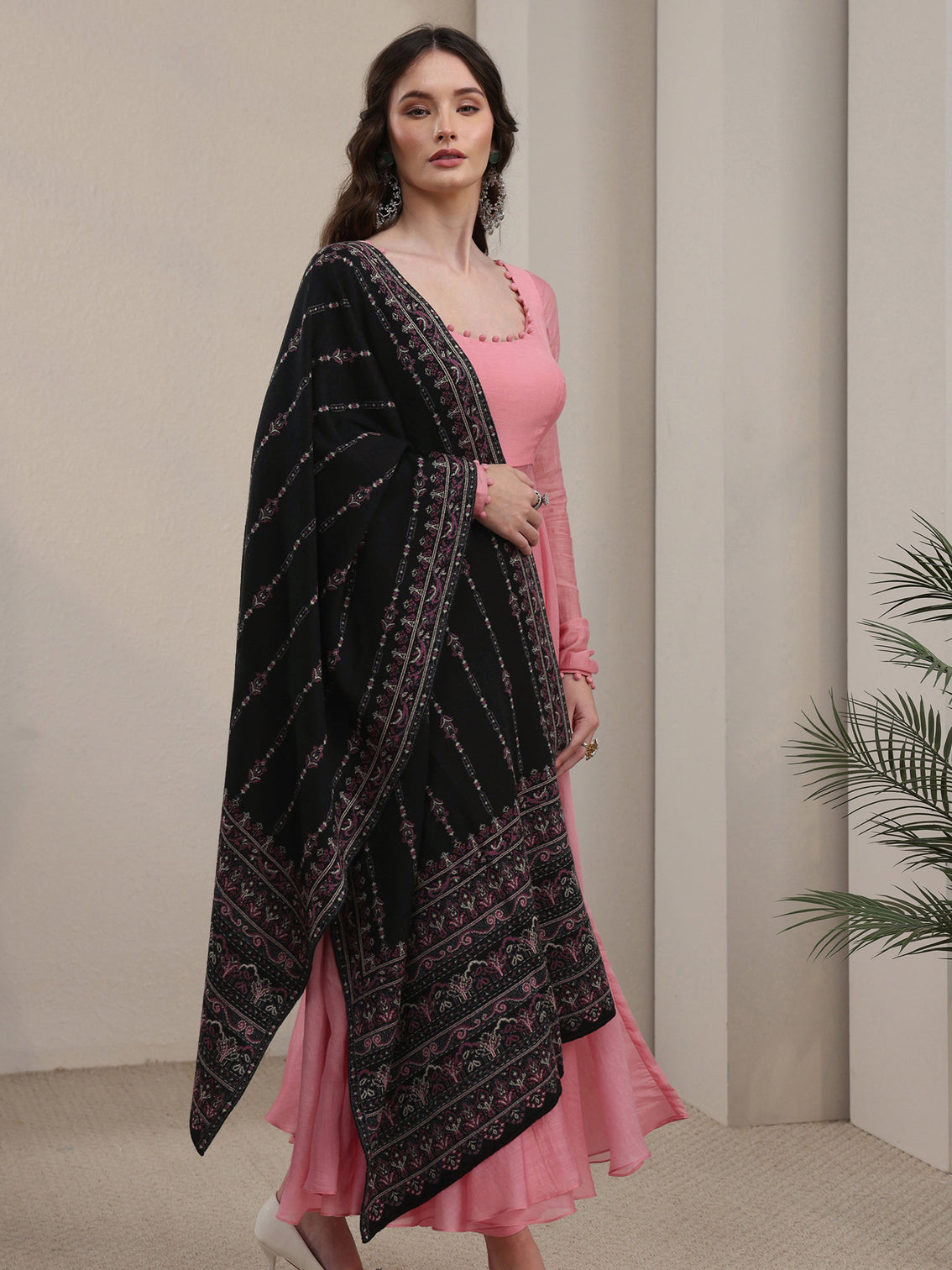 Mameraa Black Ethnic Knitted Acrylic Shawl