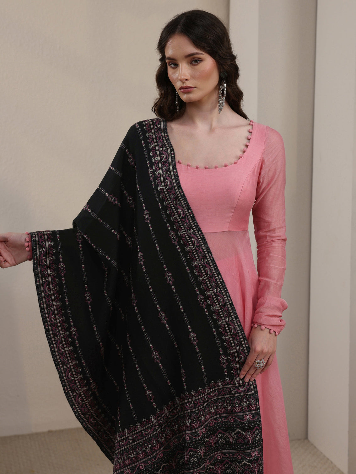 Mameraa Black Ethnic Knitted Acrylic Shawl