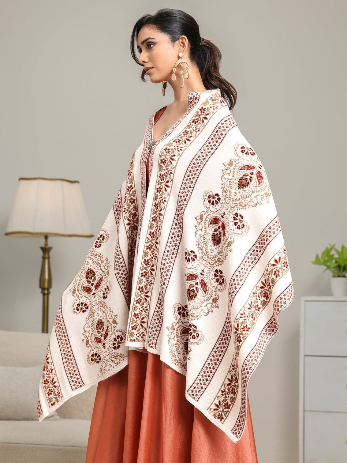 Mameraa White Floral Knitted Acrylic Wrap Shawl