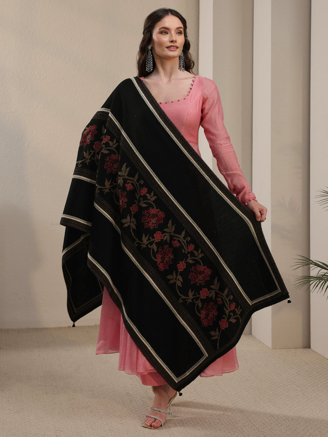 Mameraa Black Floral Knitted Acrylic Shawl