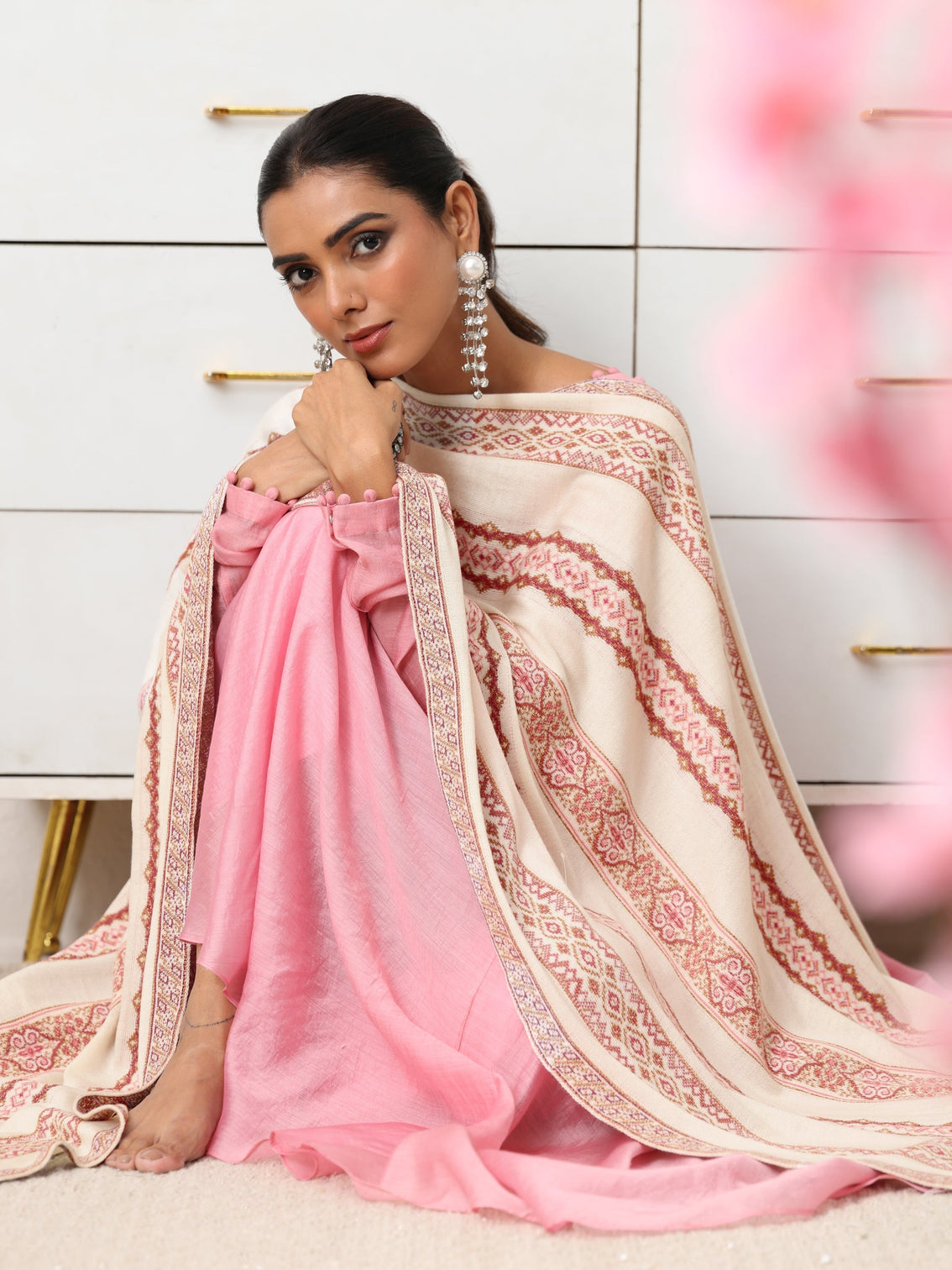 Mameraa White Ethnic Knitted Acrylic Wrap Shawl