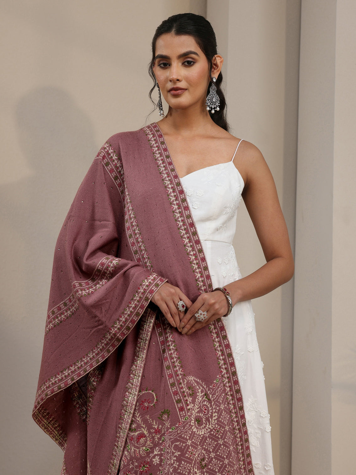 Mameraa Mauve Paisley Knitted Acrylic Shawl