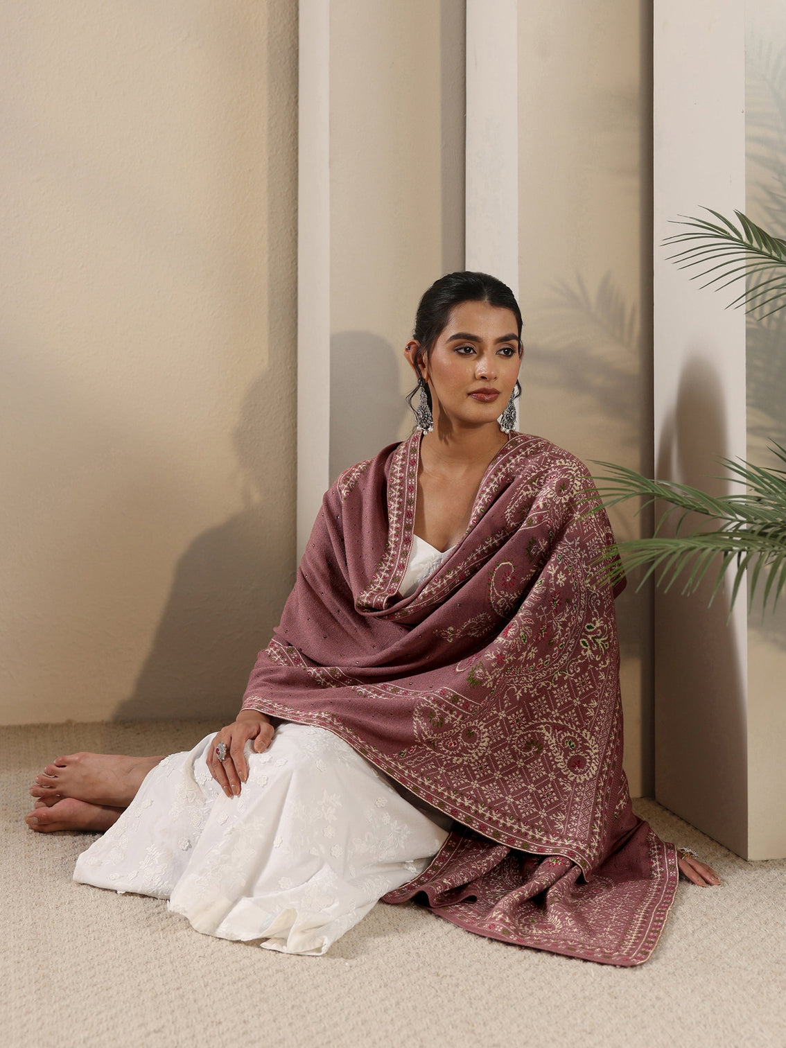 Mameraa Mauve Paisley Knitted Acrylic Shawl