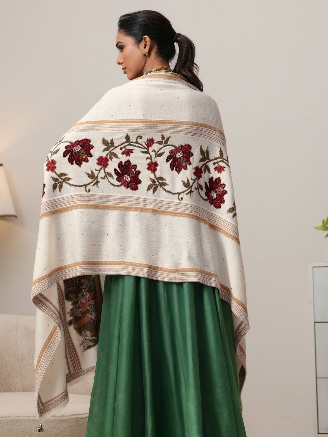 Mameraa White Floral Knitted Acrylic Wrap Shawl