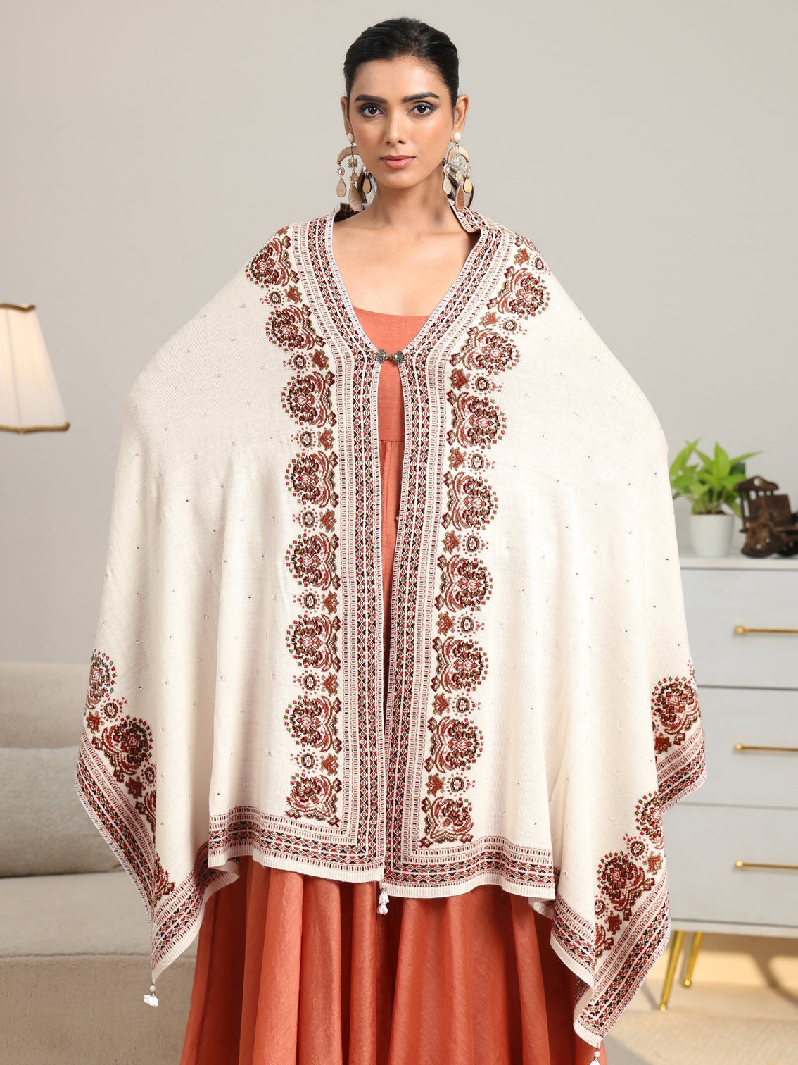 Mameraa White Ethnic Knitted Acrylic Wrap Shawl