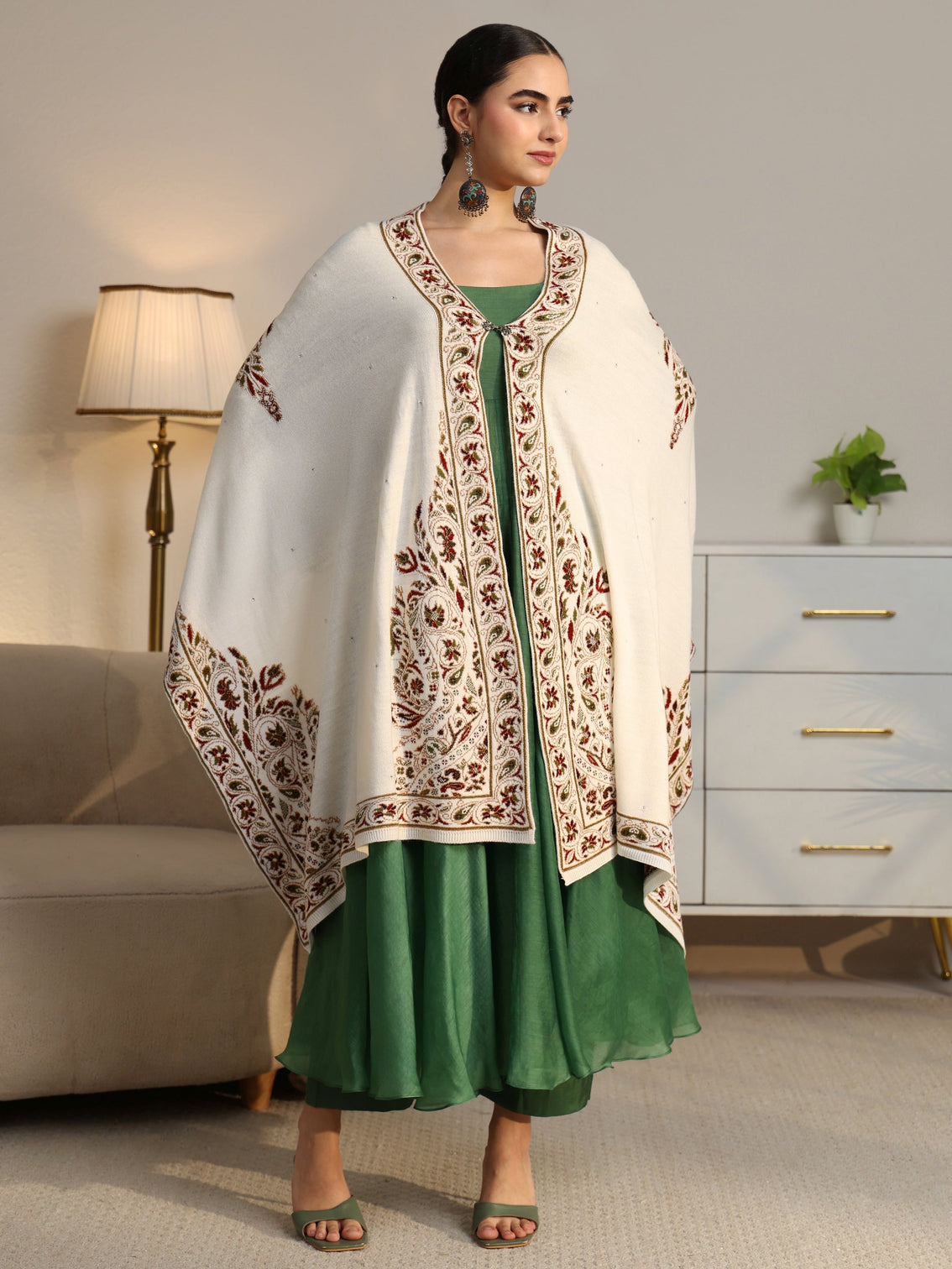 Mameraa White Floral Knitted Acrylic Wrap Shawl