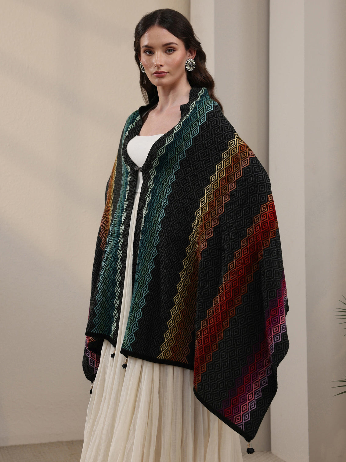 Mameraa Black Geometric Knitted Acrylic Wrap Shawl