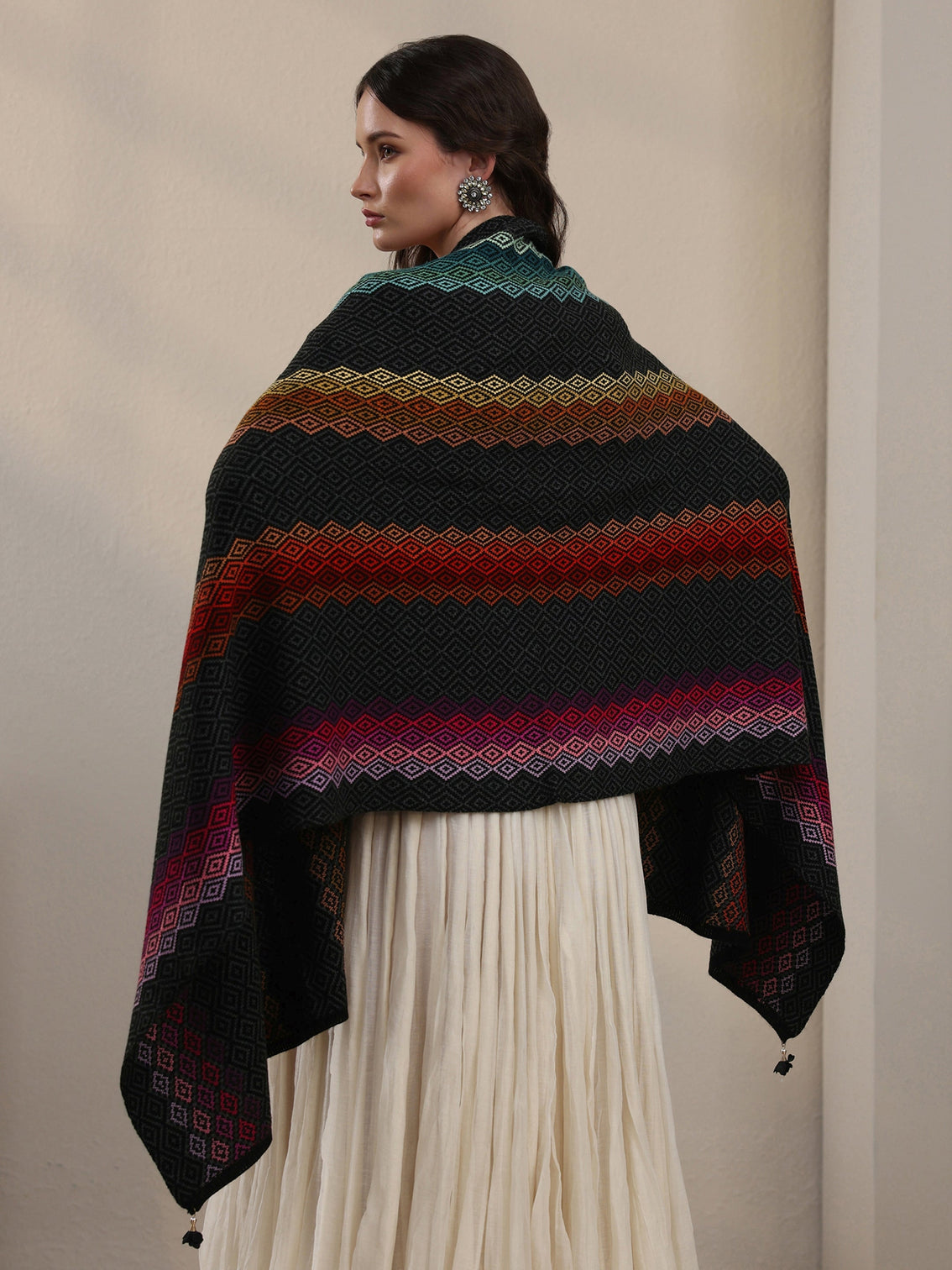 Mameraa Black Geometric Knitted Acrylic Wrap Shawl