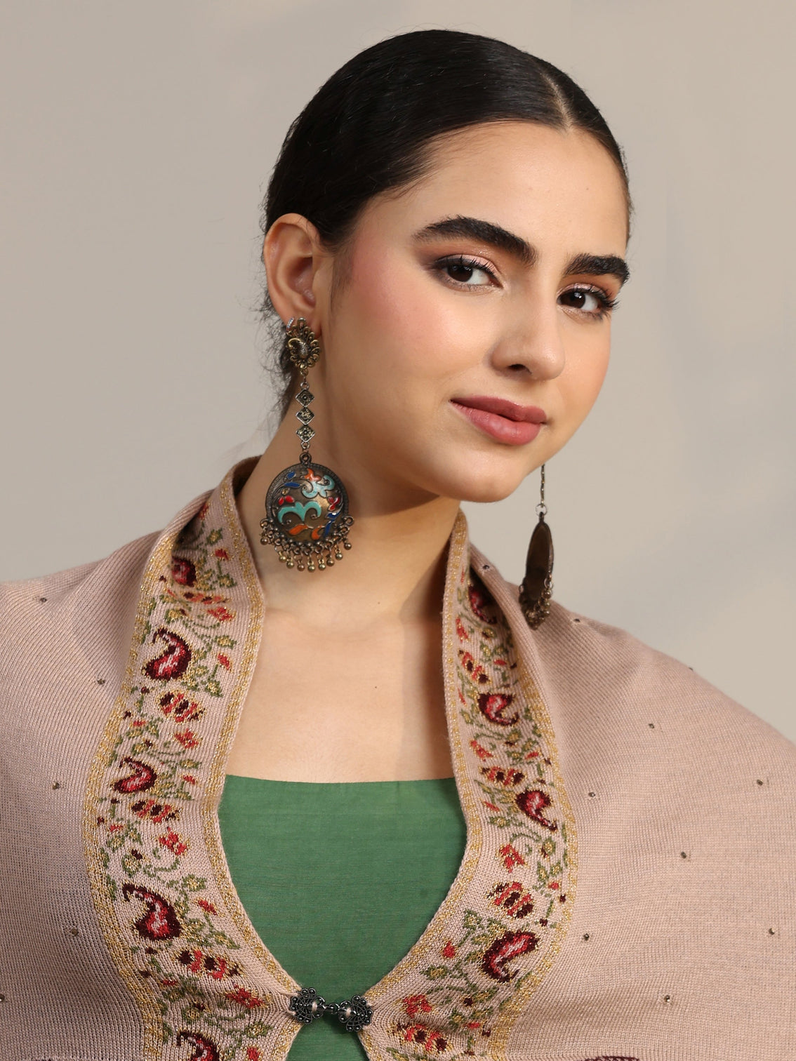 Mameraa Beige Paisley Knitted Acrylic Wrap Shawl