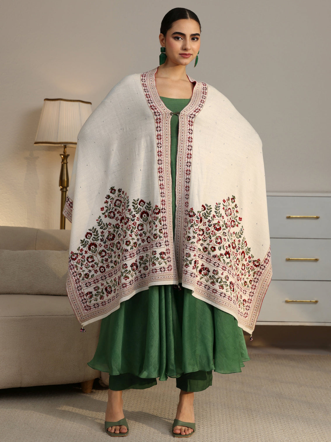 Mameraa White Floral Knitted Acrylic Wrap Shawl