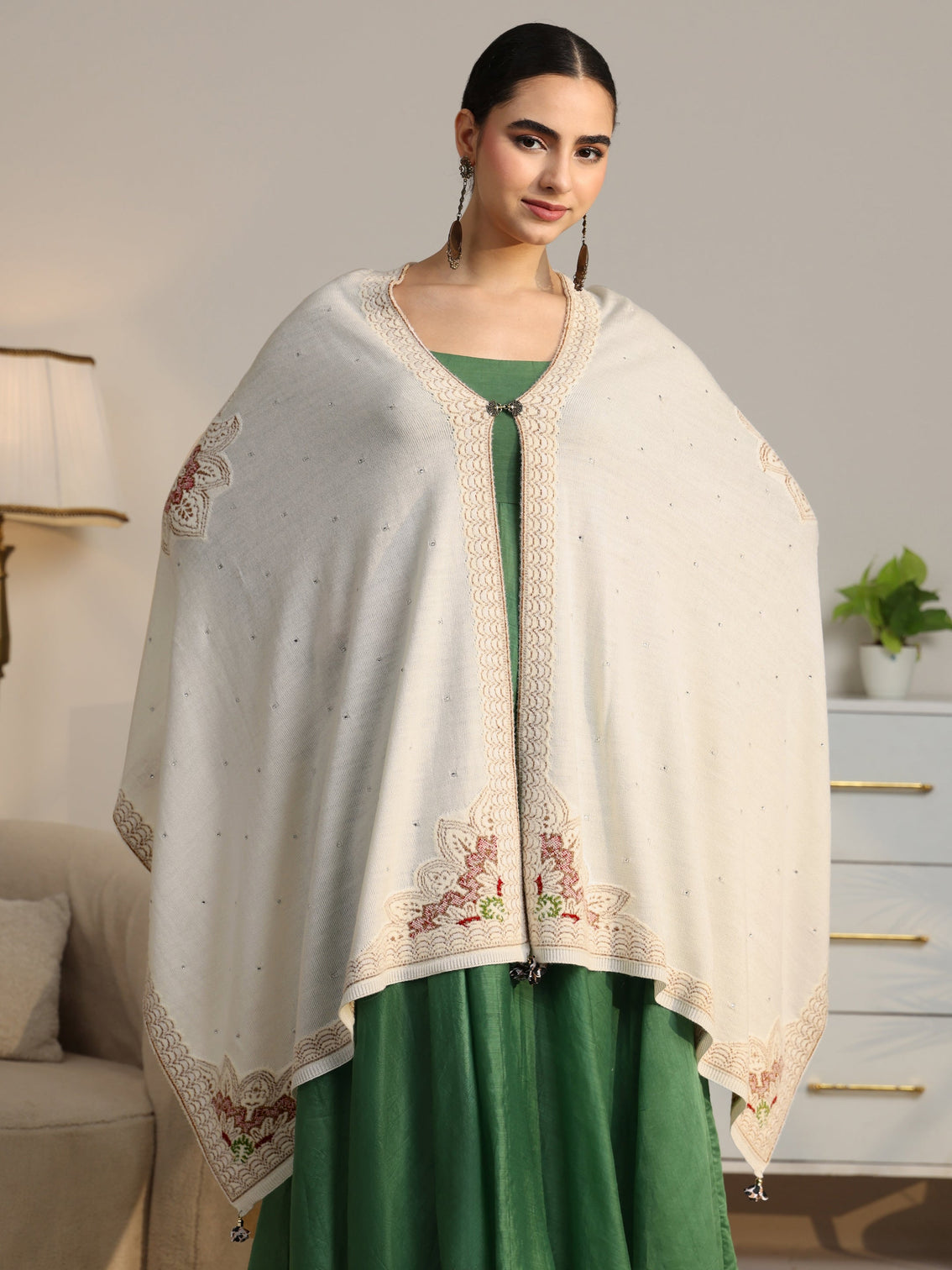Mameraa White Floral Knitted Acrylic Wrap Shawl