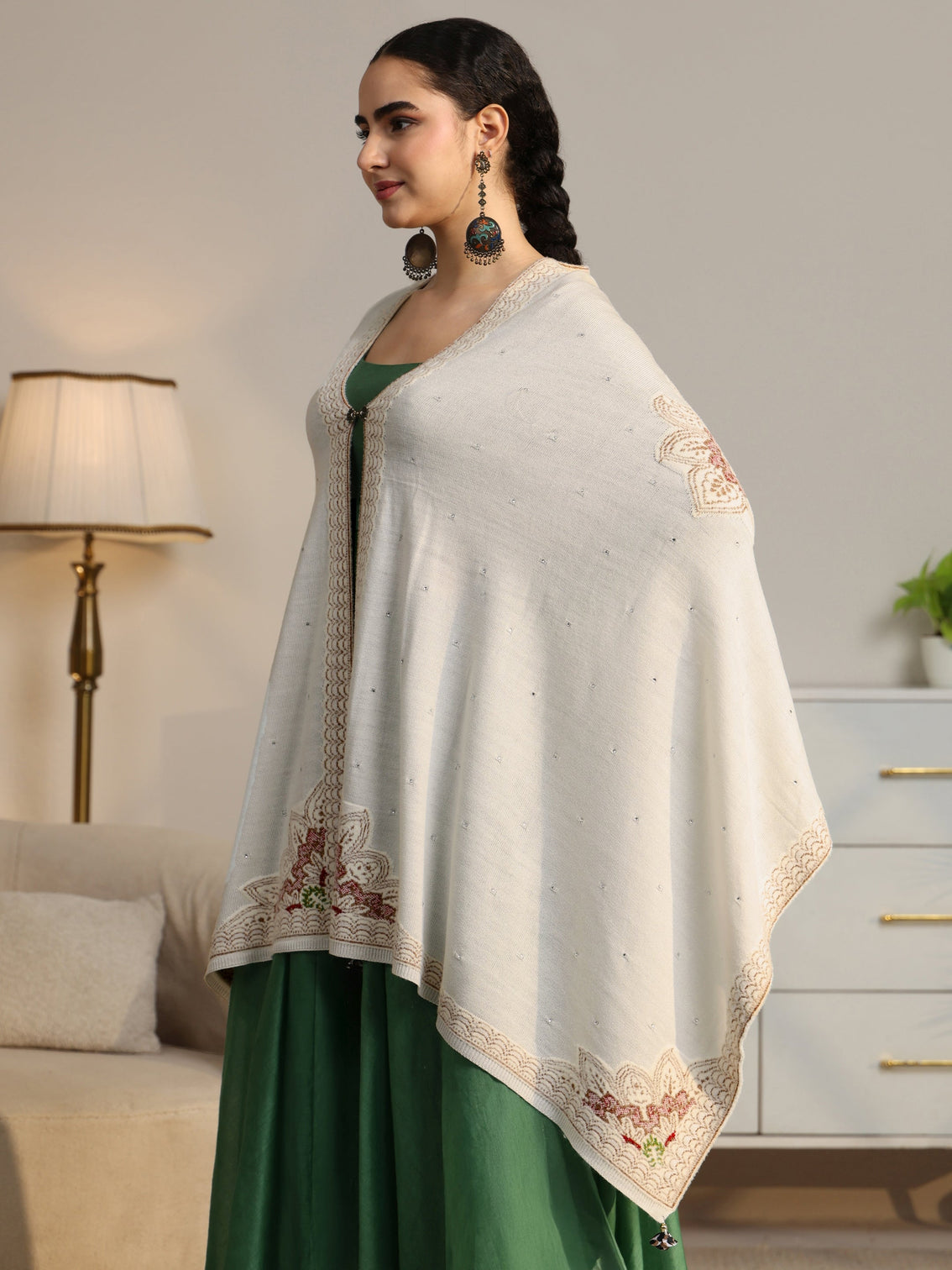 Mameraa White Floral Knitted Acrylic Wrap Shawl