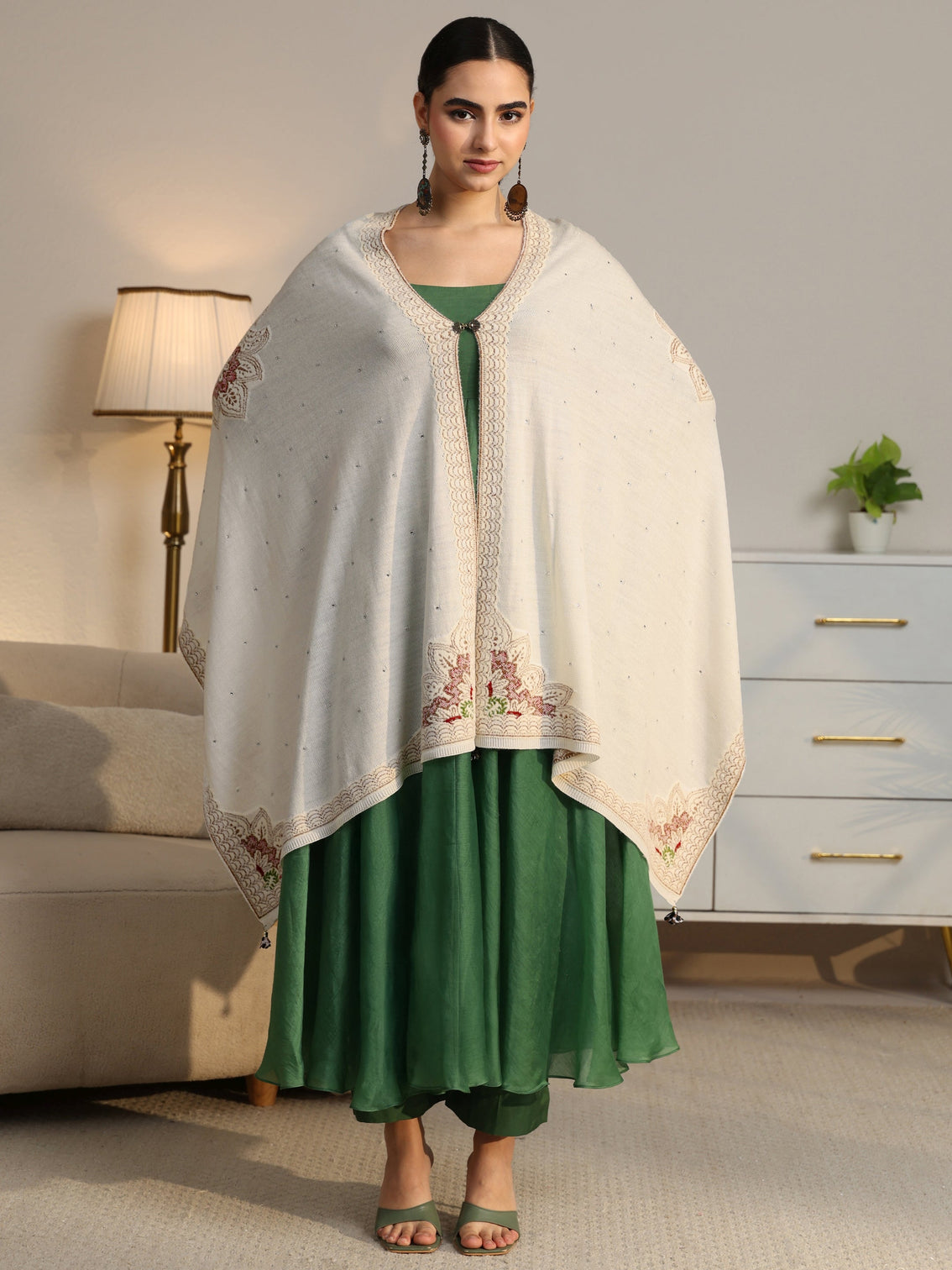 Mameraa White Floral Knitted Acrylic Wrap Shawl