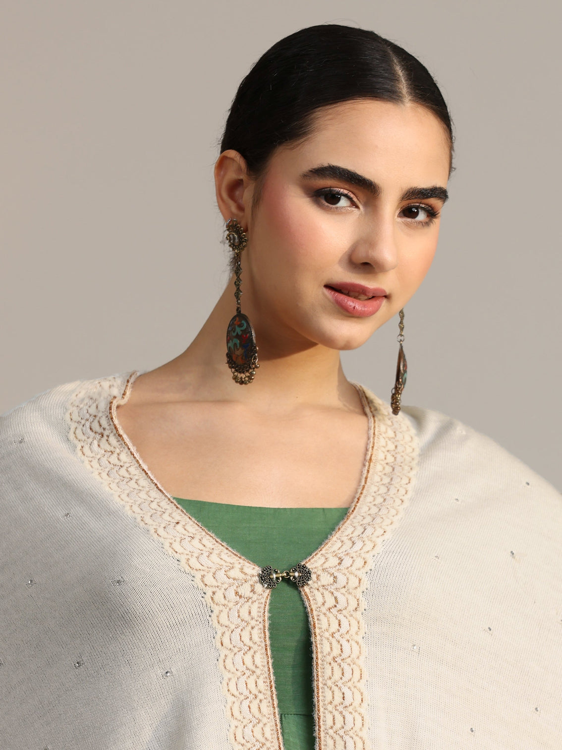 Mameraa White Floral Knitted Acrylic Wrap Shawl