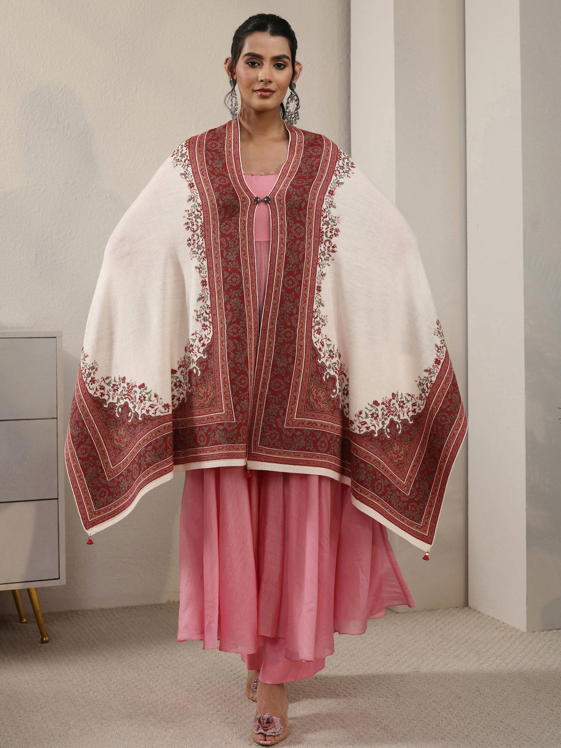 Mameraa White Ethnic Knitted Acrylic Wrap Shawl