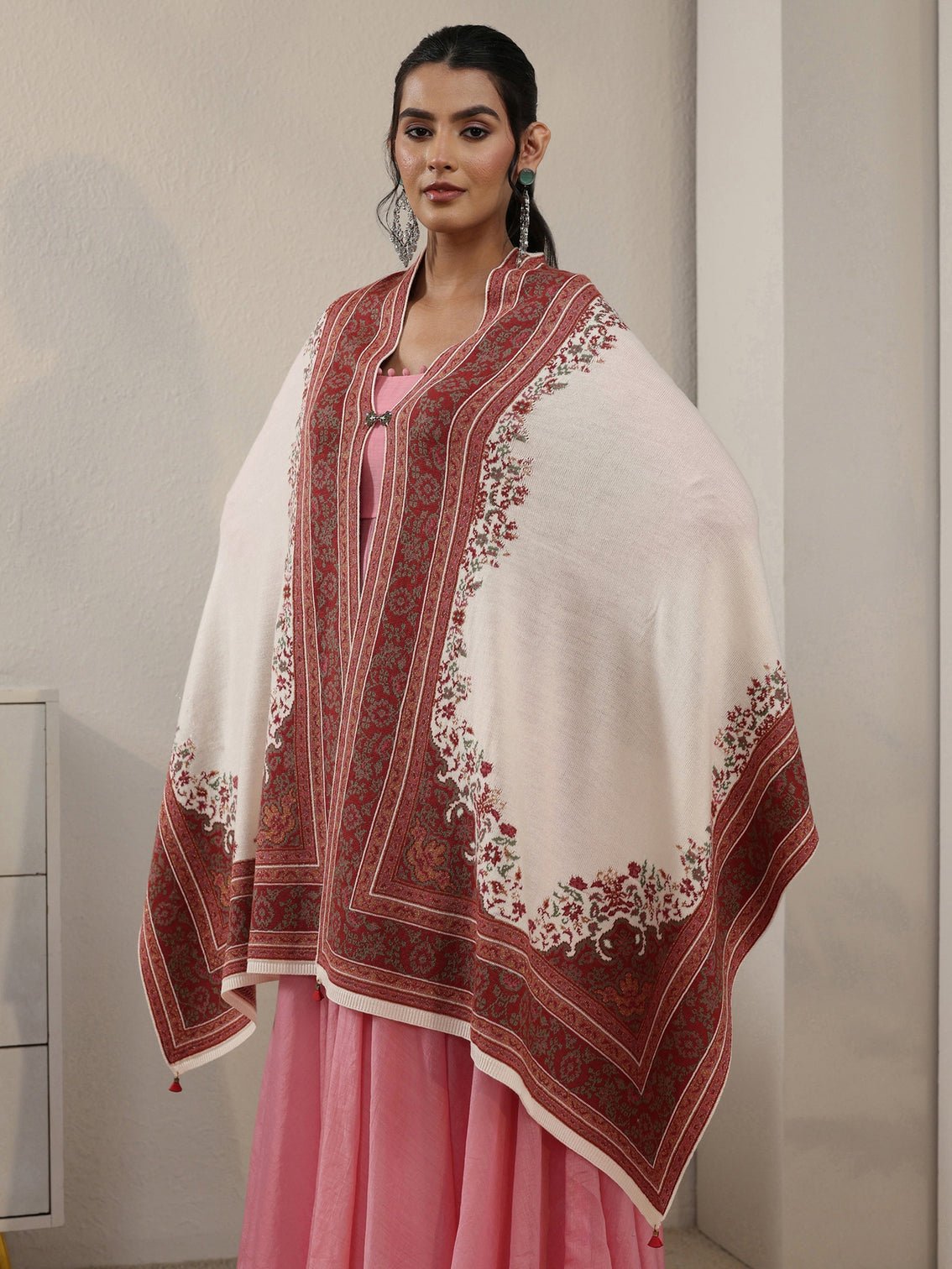 Mameraa White Ethnic Knitted Acrylic Wrap Shawl