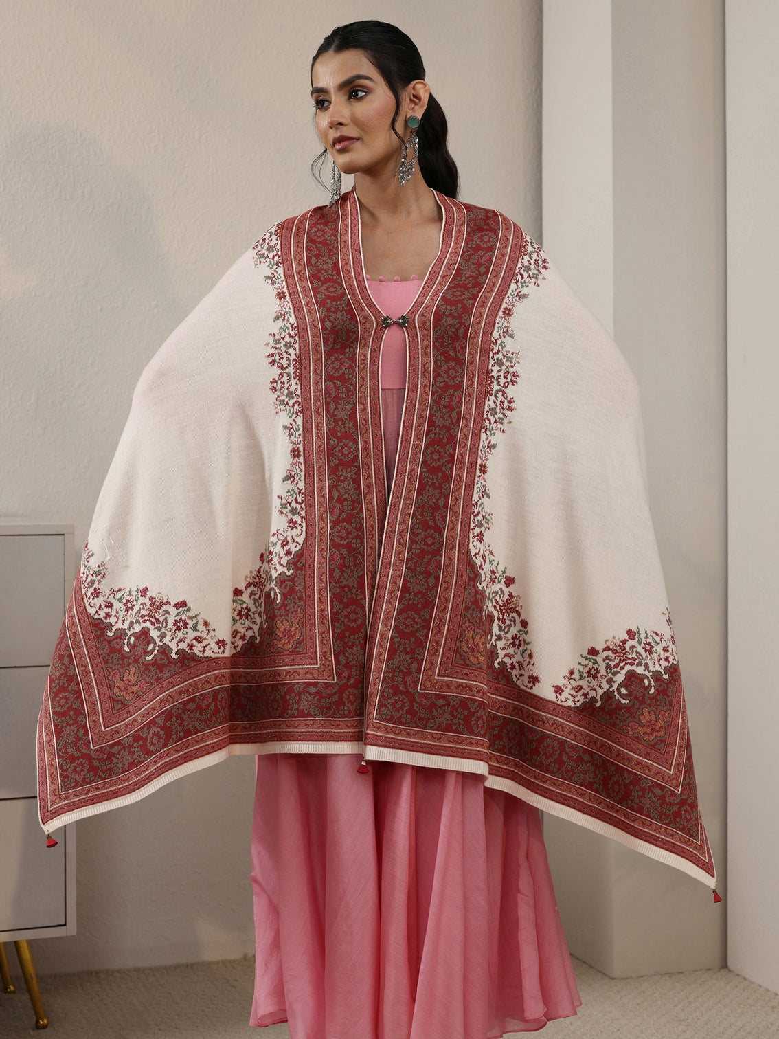 Mameraa White Ethnic Knitted Acrylic Wrap Shawl