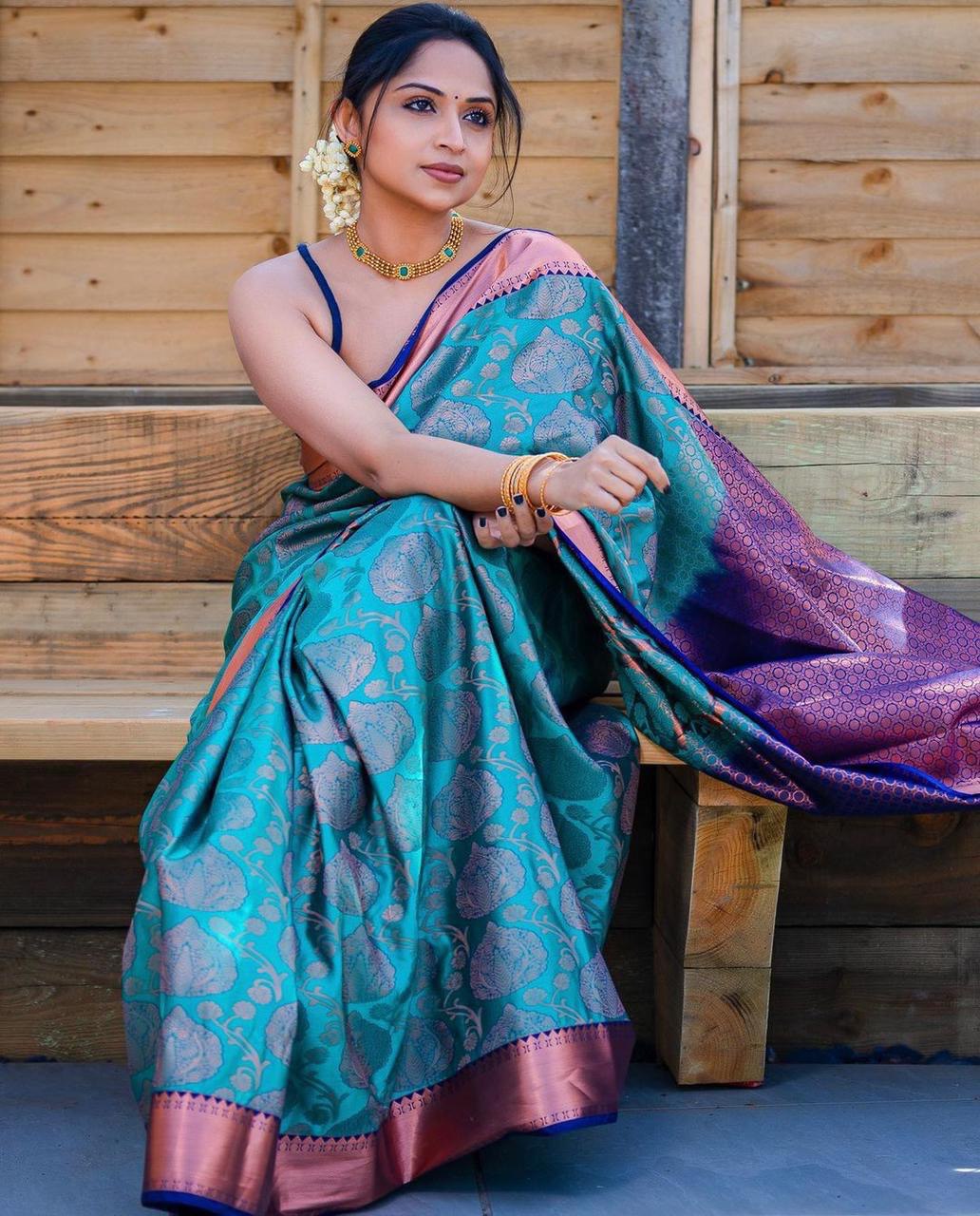 Lassitude Rama Soft Silk Saree With Unequalled Blouse Piece