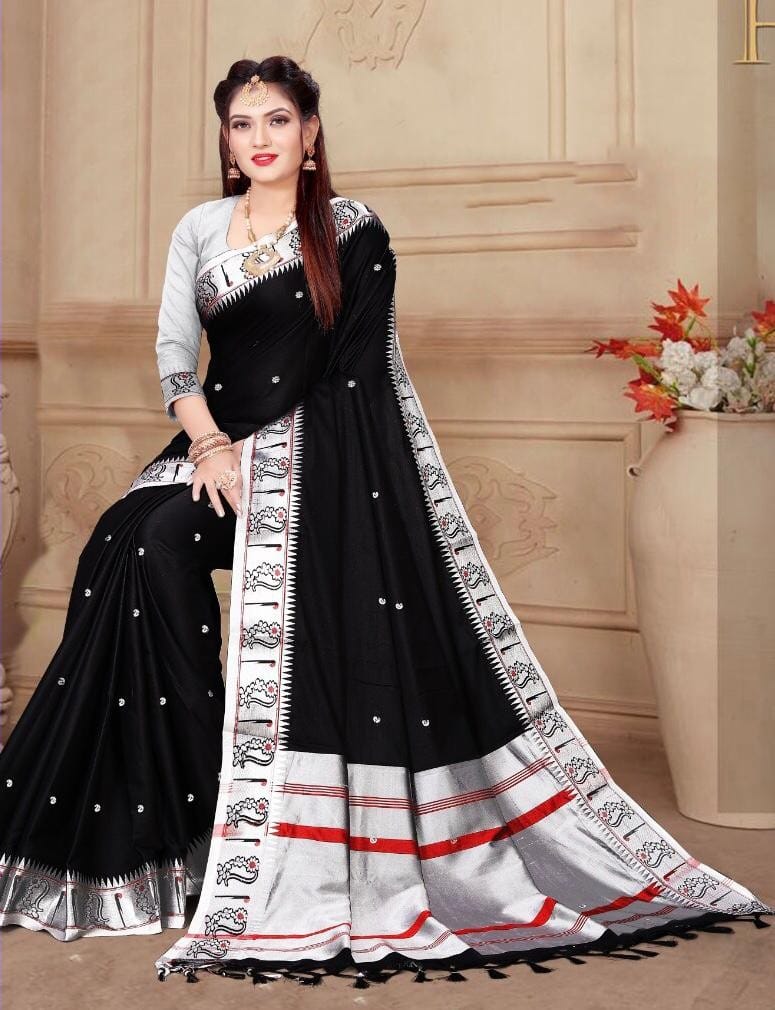 Super Black Paithani Silk Saree With Flattering Blouse Piece