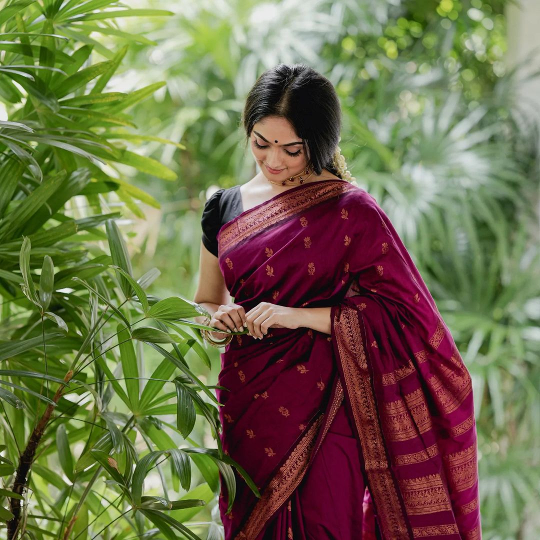 Lovely Purple Soft Silk Saree With Angelic Blouse Piece