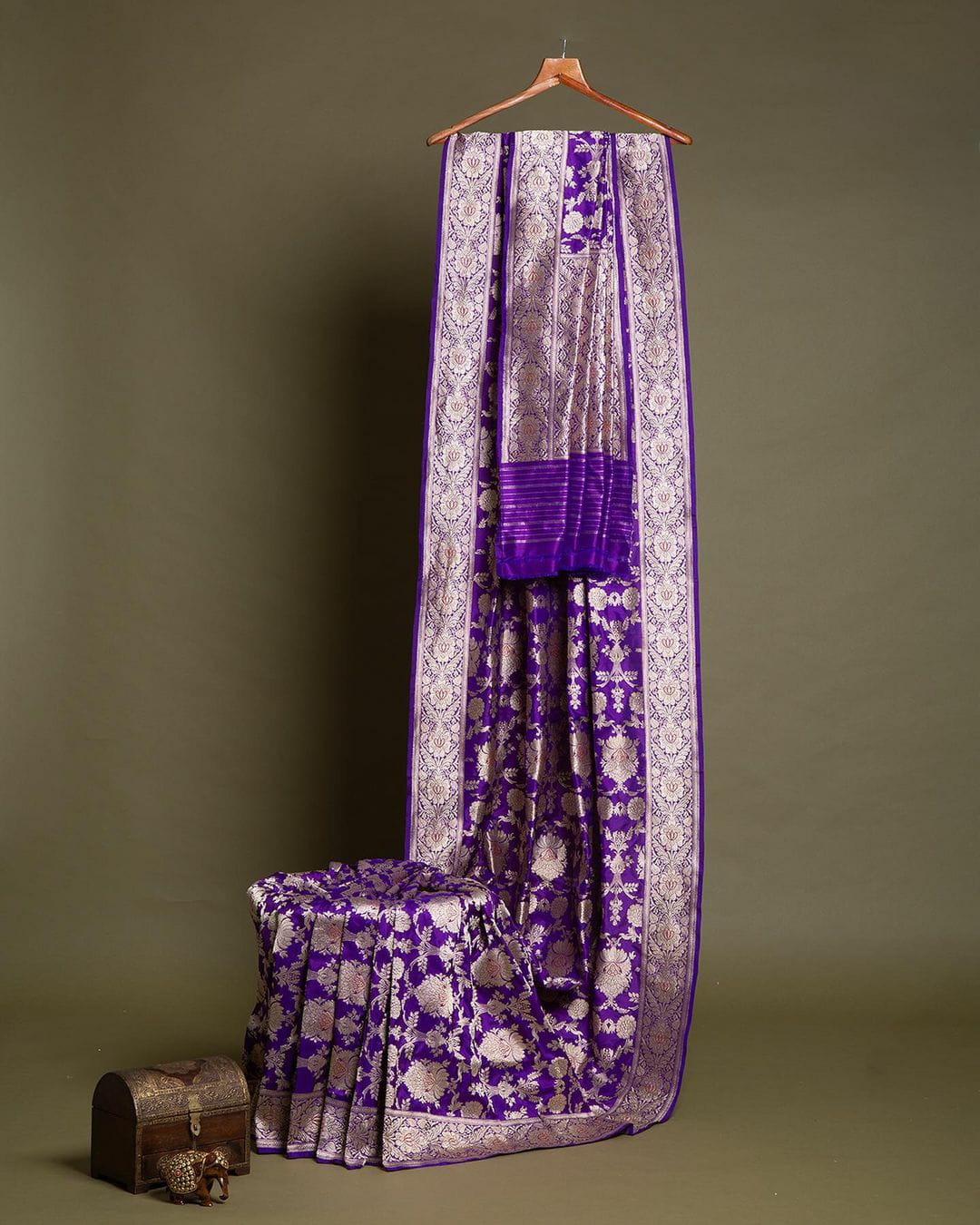 Prominent Purple Soft Banarasi Silk Saree With Pretty Blouse Piece
