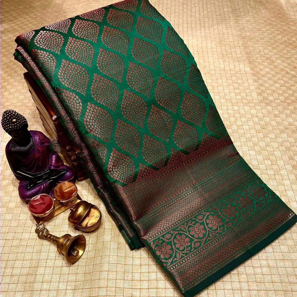 Imaginative Green Soft Silk Saree With Prodigal Blouse Piece