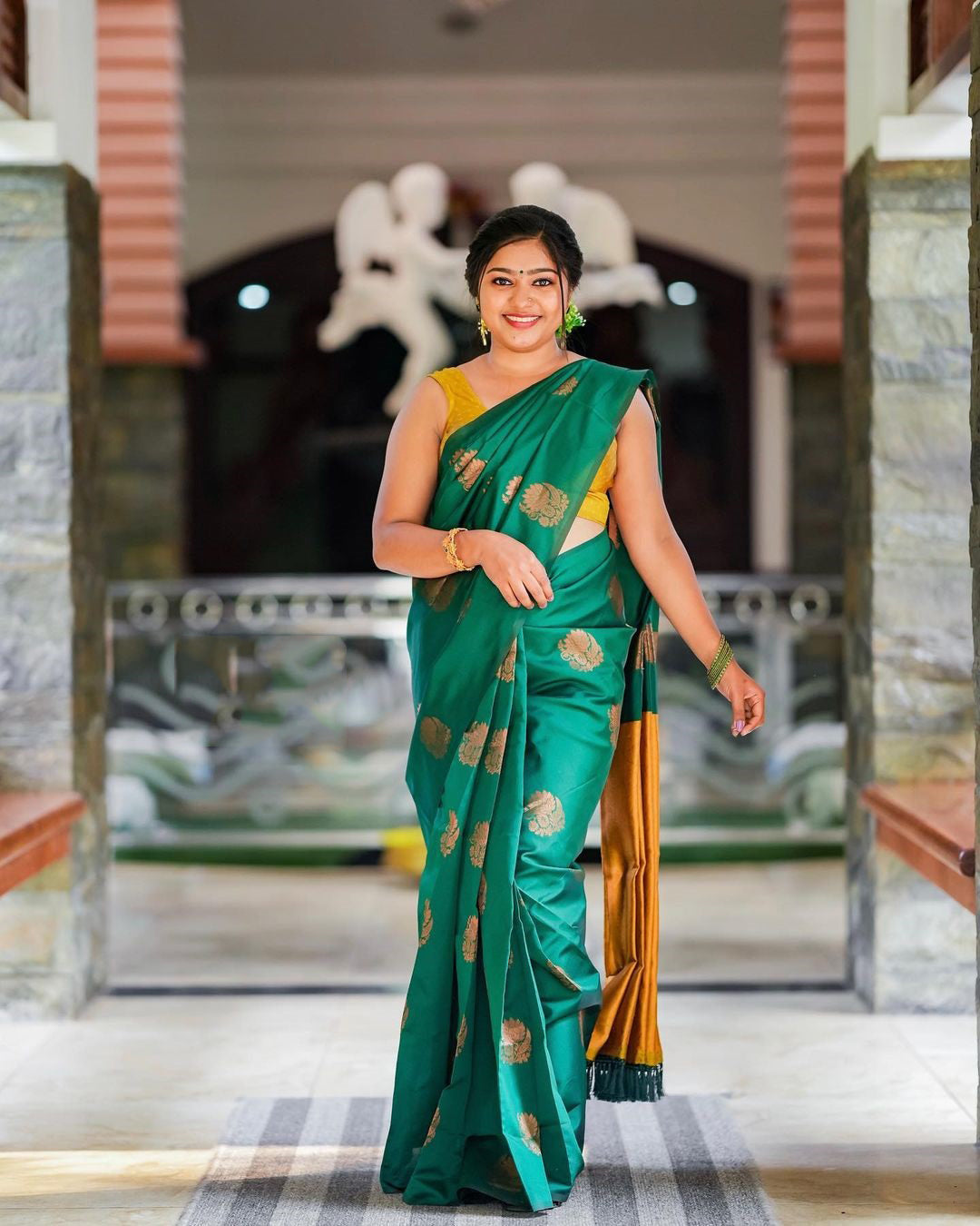 Flameboyant Rama Soft Silk Saree With Jazzy Blouse Piece