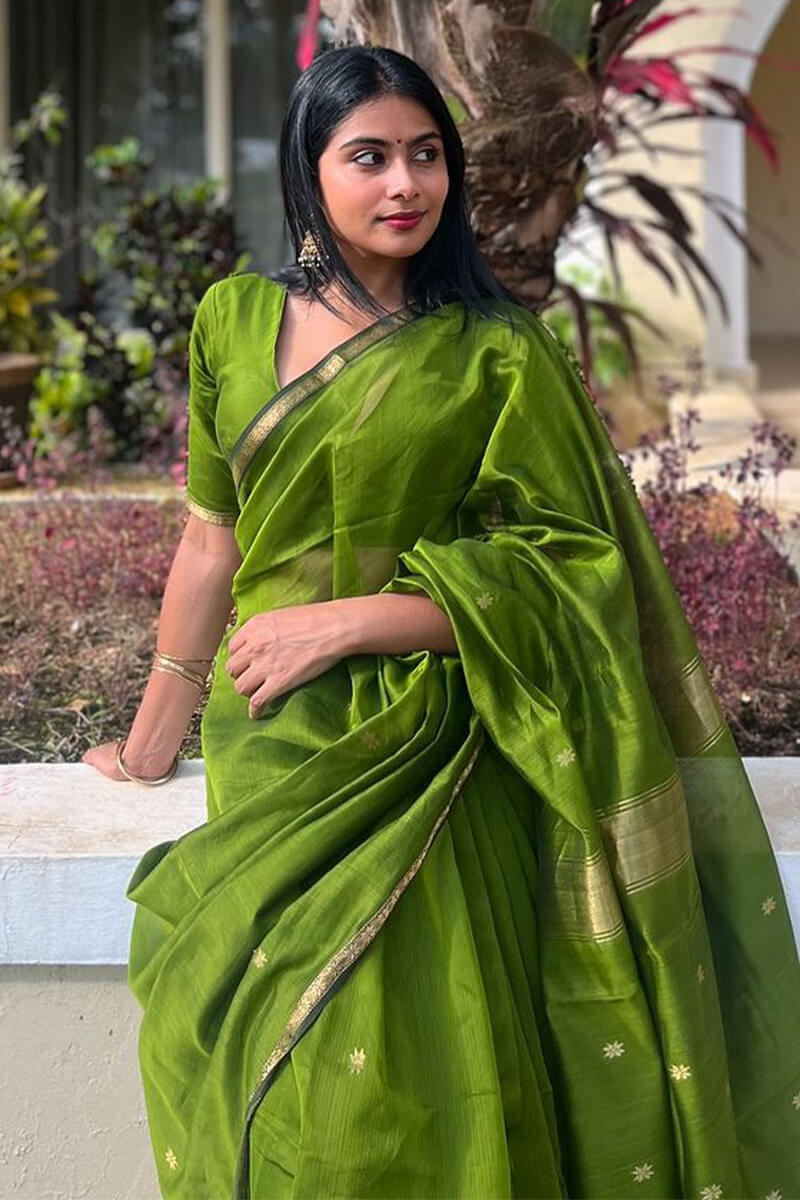 Enamoring Green Cotton Silk Saree With Snappy Blouse Piece - Mameraa