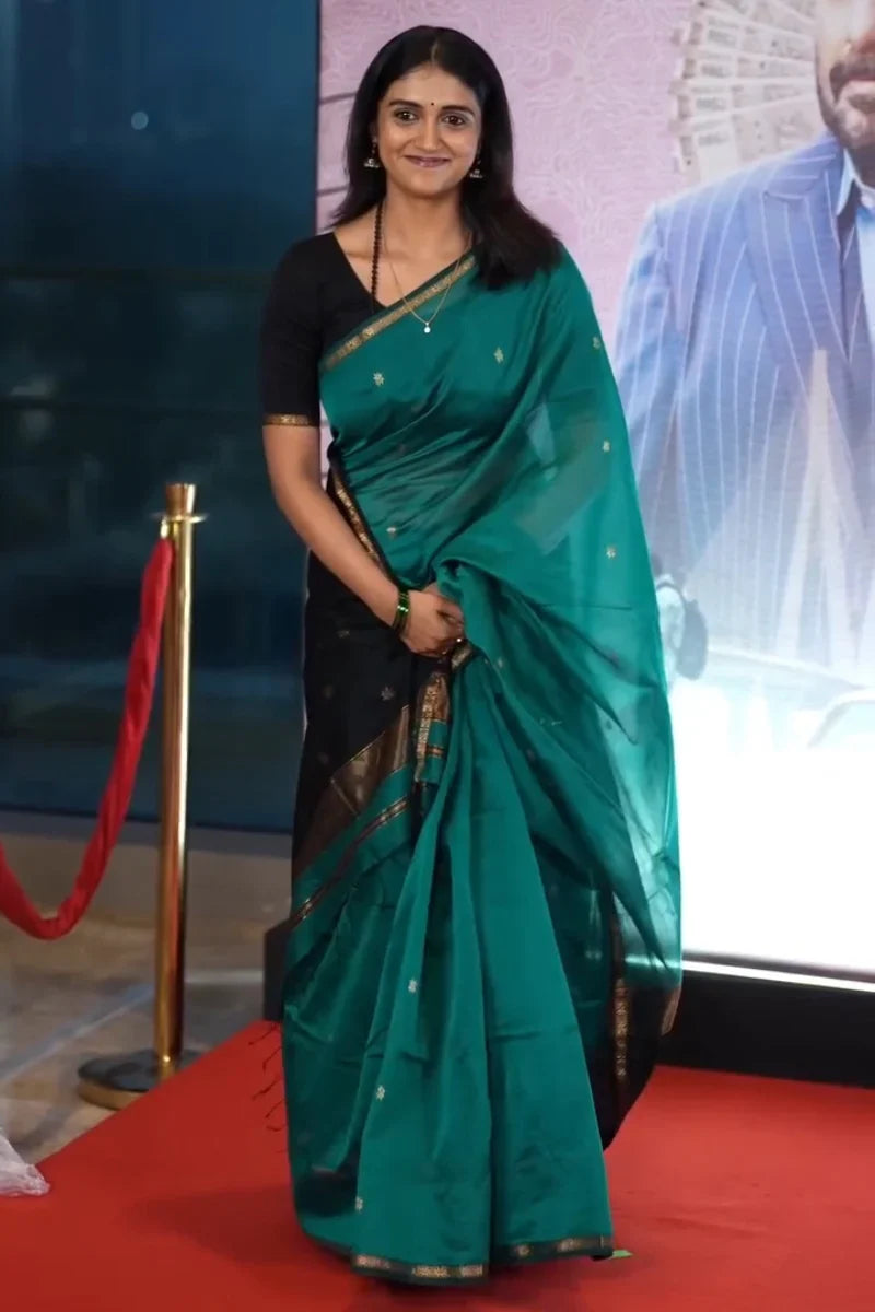 Refreshing Sea Green Cotton Silk Saree With Enticing Blouse Piece