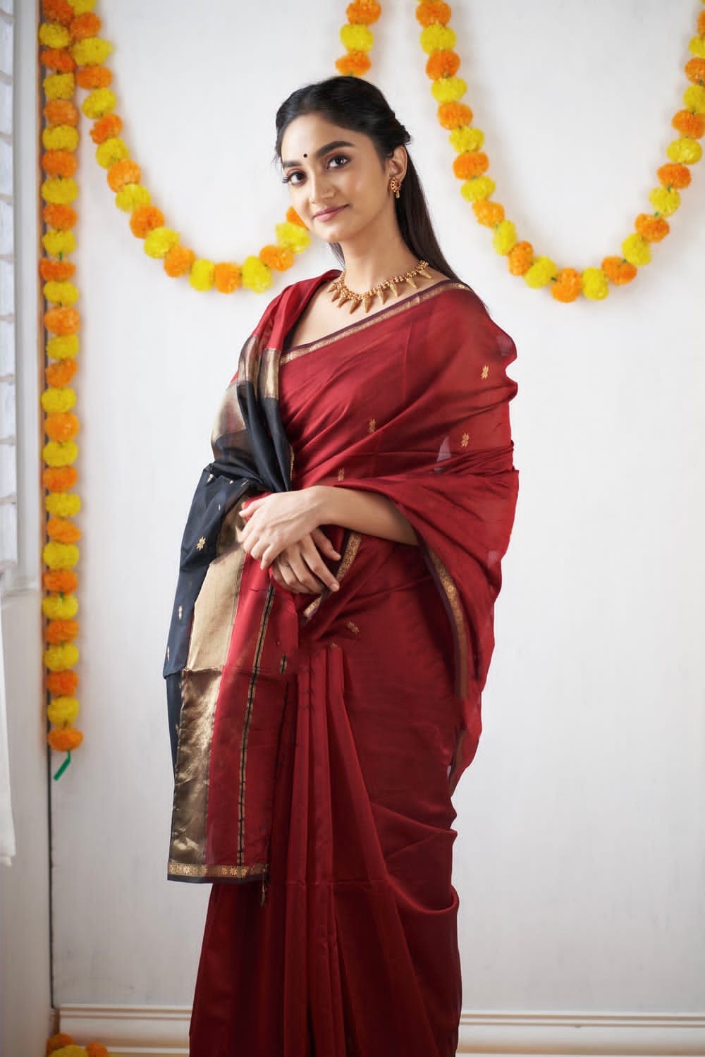 Engaging Red Cotton Silk Saree With Redolent Blouse Piece