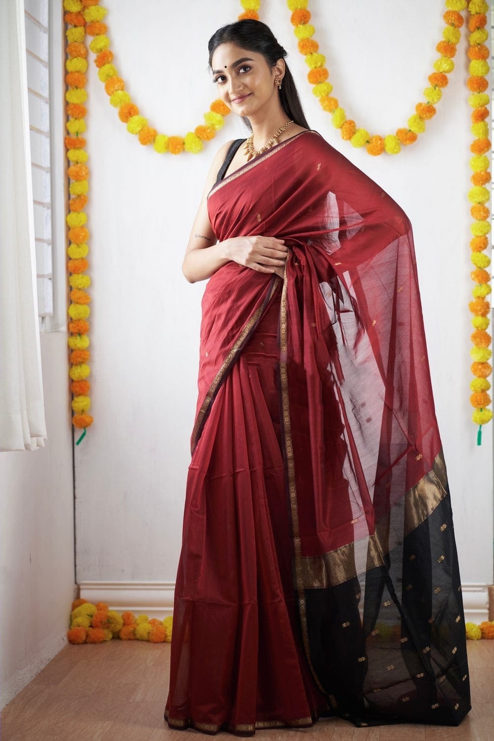 Engaging Red Cotton Silk Saree With Redolent Blouse Piece