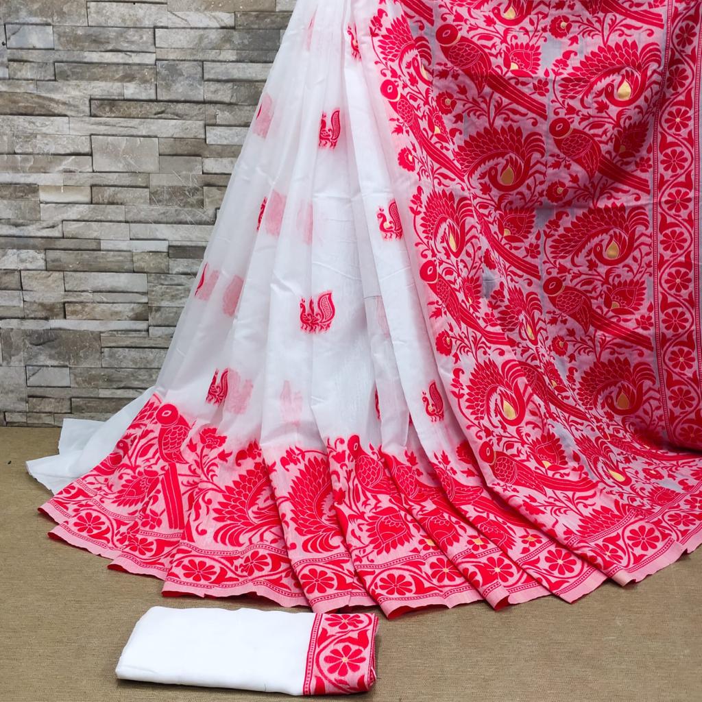 Incomparable White Cotton Silk Saree With Tremendous Blouse Piece