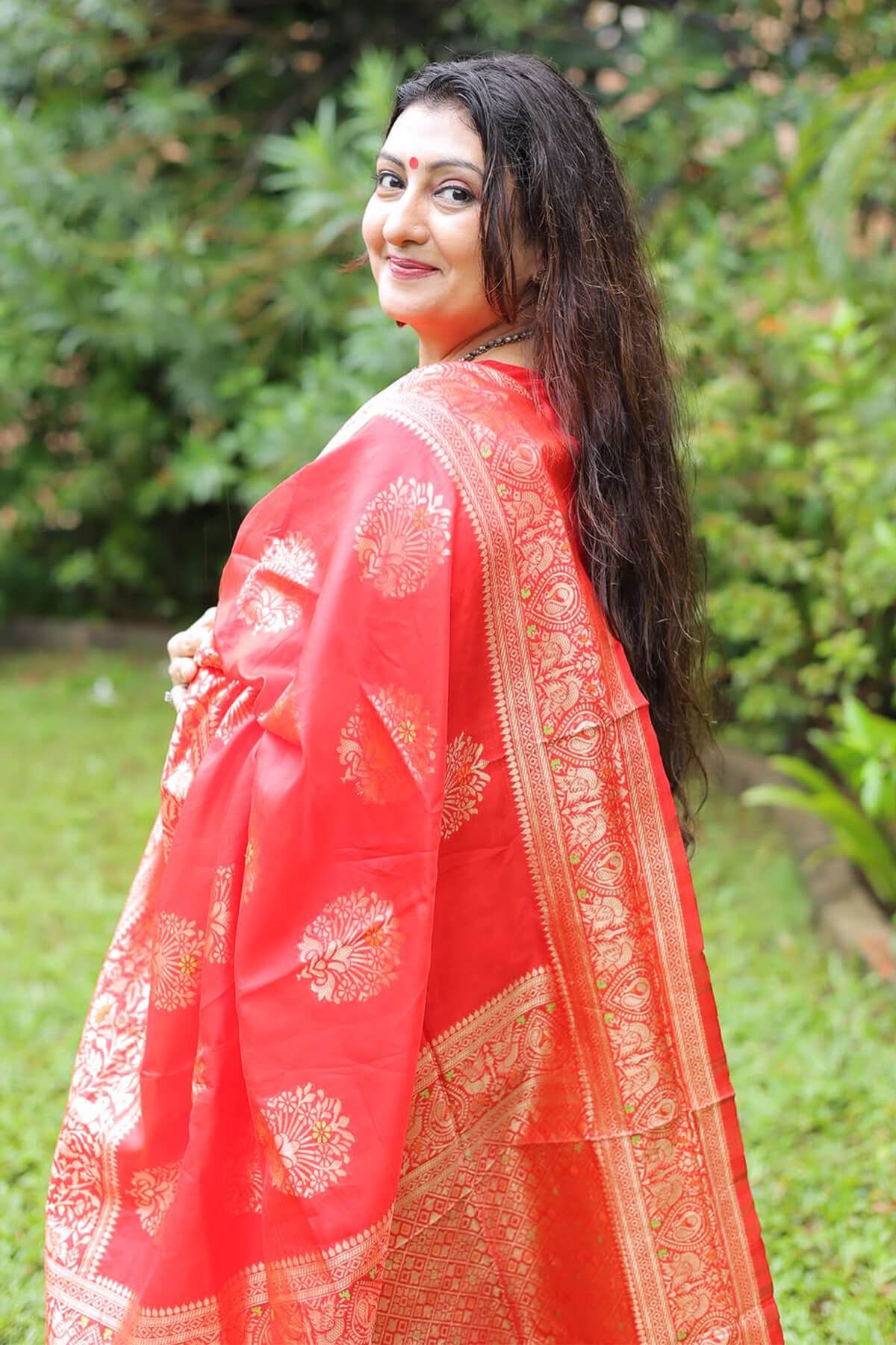 Juhi Parmar in Red Soft Silk Saree
