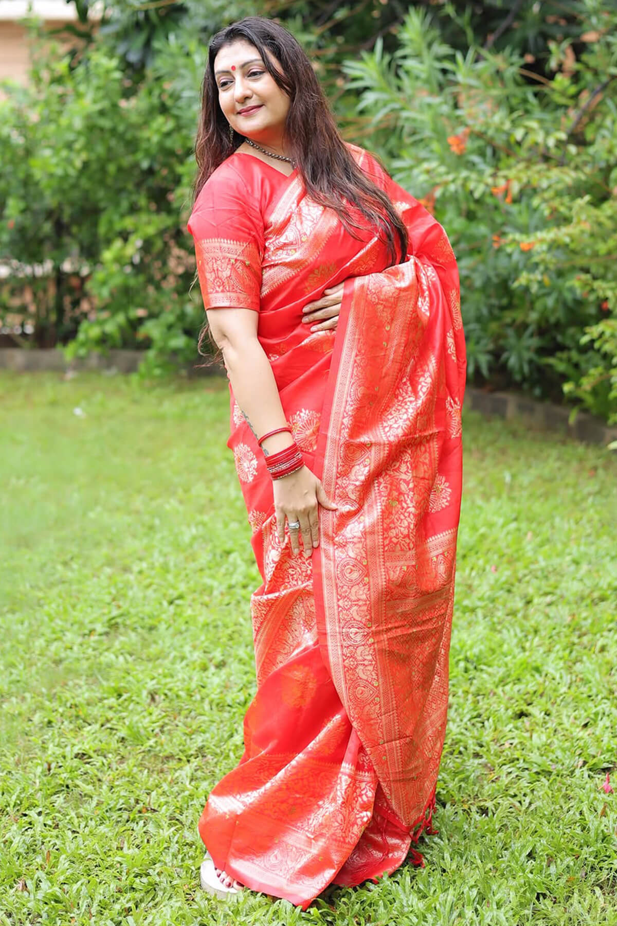 Juhi Parmar in Red Soft Silk Saree