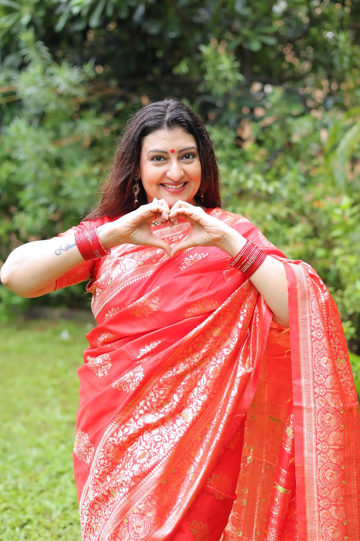 Juhi Parmar in Red Soft Silk Saree